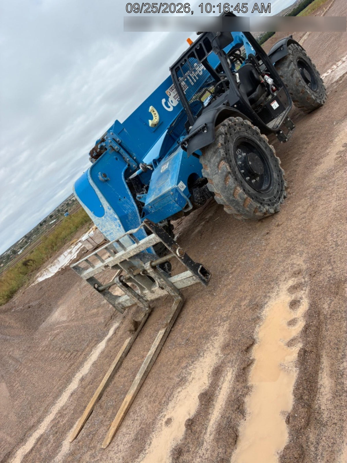 2018 Genie GTH-844 Genie GTH-844 w/ROPS, Work Lights, Solid Tires, RH Cab Mesh, Beacon, 60" Carriage and Forks