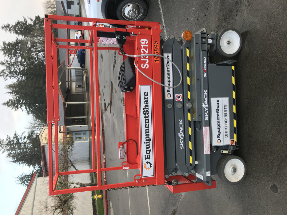 2020 Skyjack SJIII-3219 Solid NM Tires, Half height spring hinged entry gate, Dual Beacons, 800W Inverter