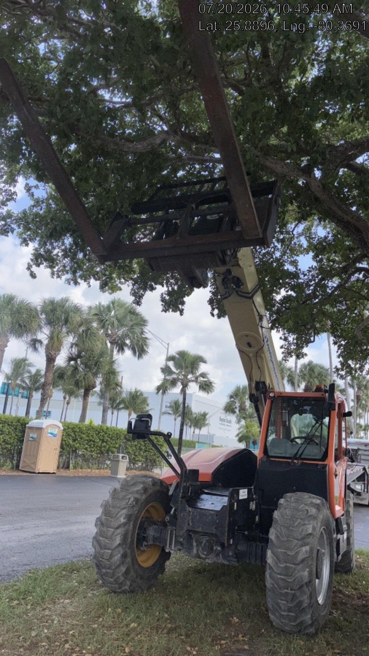 2021 JLG 1732
