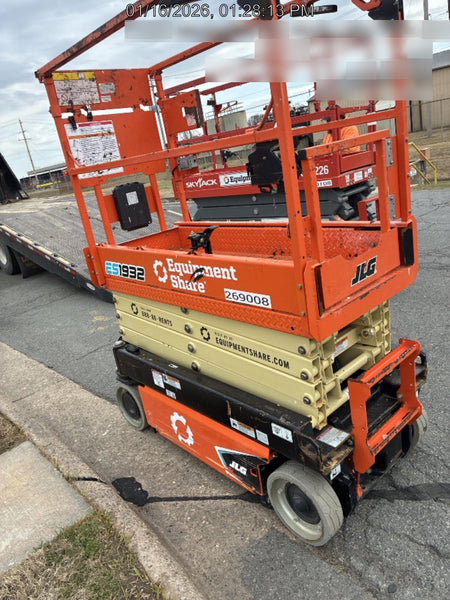2022 JLG ES1932