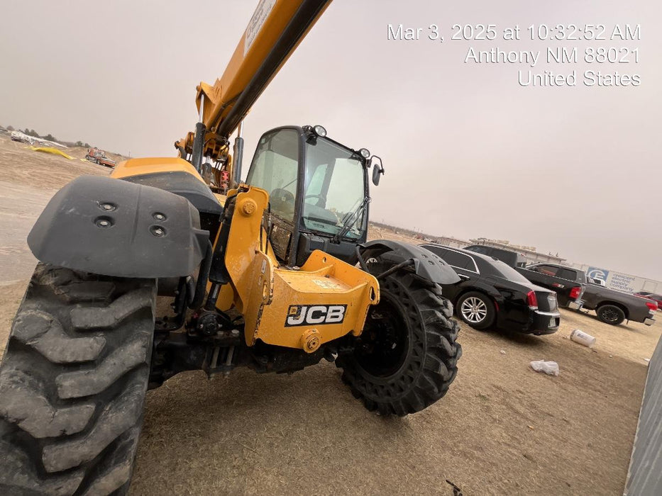 2019 JCB 509-42 74 HP w/CAB/HVAC, Beacon, Aux Hydraulics, Worklights, Solid Tires w/60" Carriage/Forks