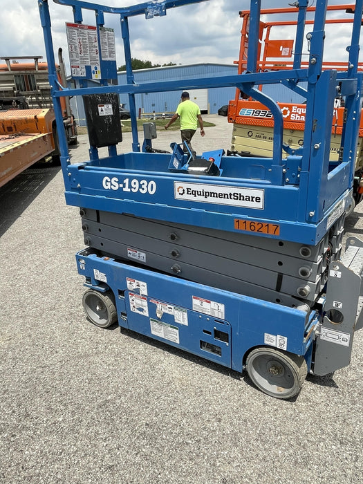 2020 Genie GS-1930 Solid Non Marking Tires, Beacon, Folding rails with half height swing gate