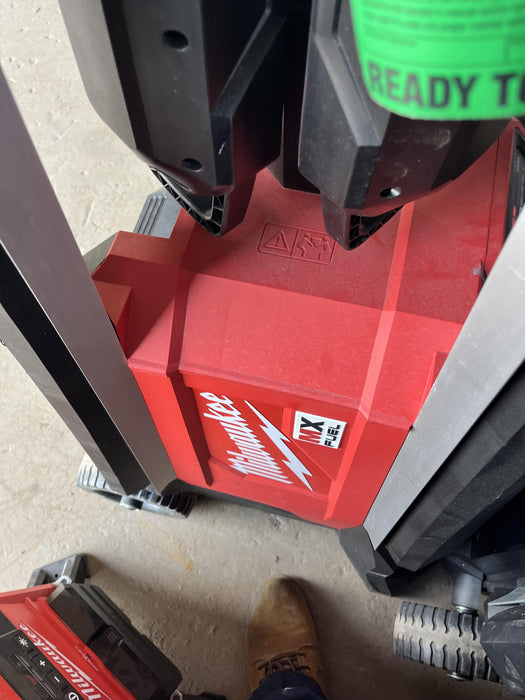 2021 MILWAUKEE MXF041-1XC
