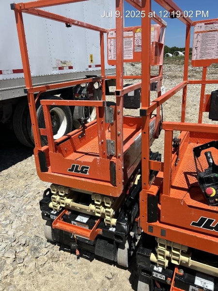 2022 JLG ES1330L