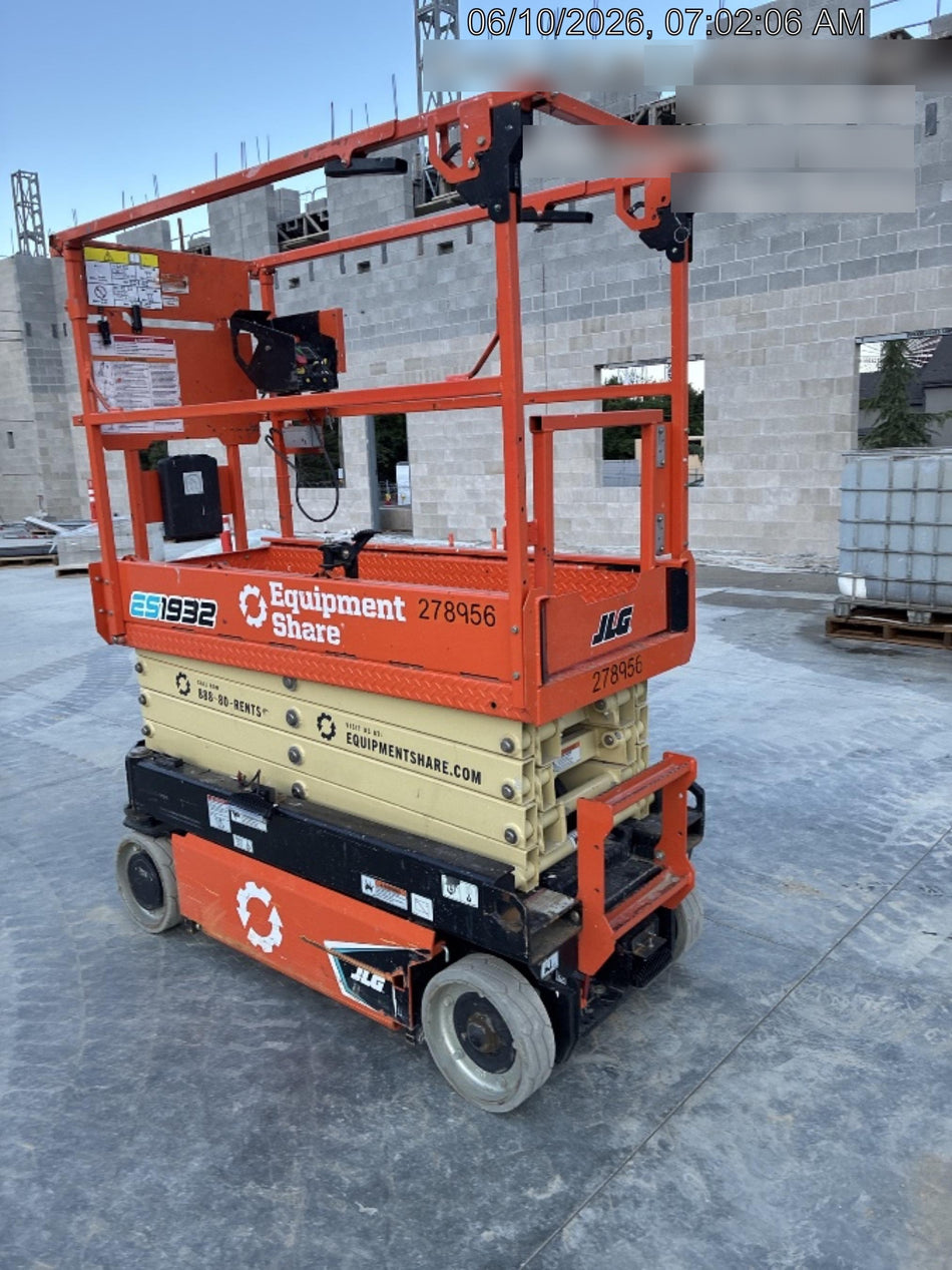 2022 JLG ES1932
