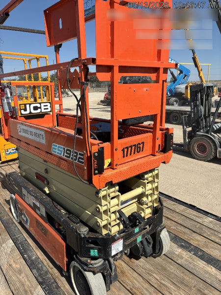 2021 JLG ES1932