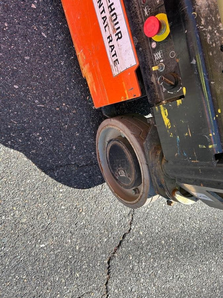 2021 JLG ES1932