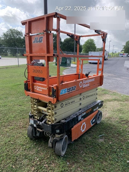 2022 JLG ES1932