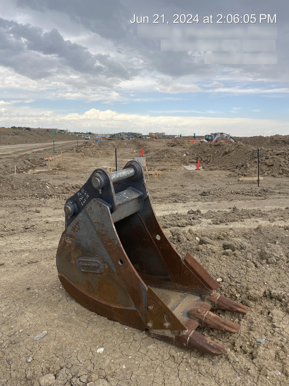2020 DOOSAN 24" Bucket-Doosan