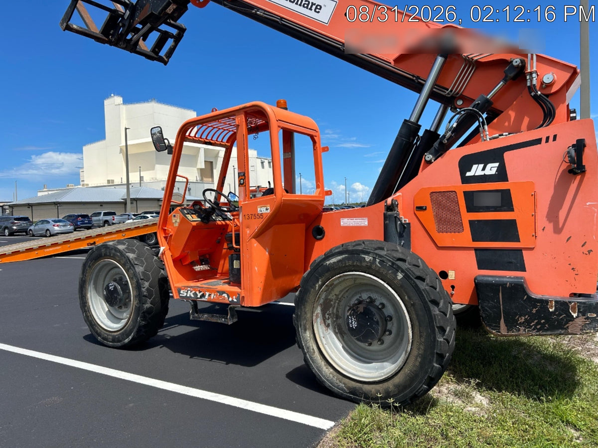 2021 JLG 8042