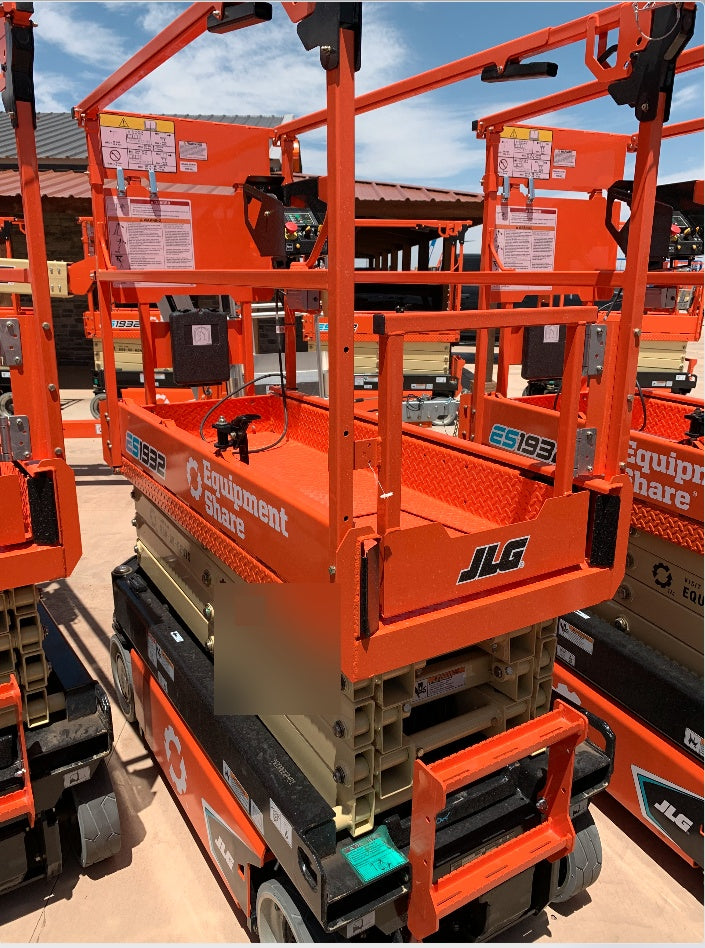 2022 JLG ES1932