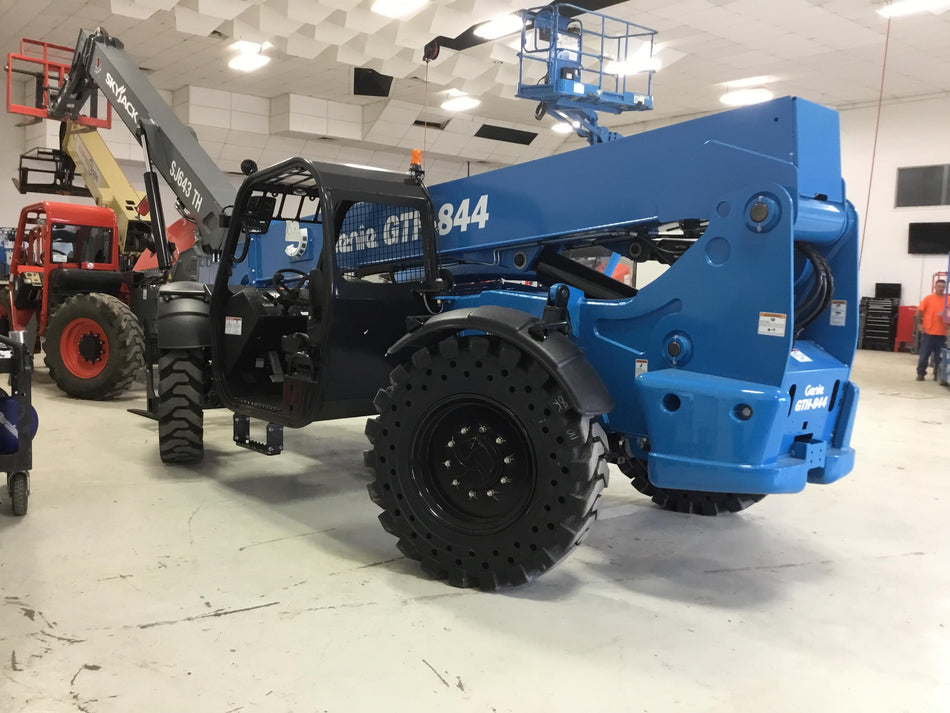 2017 GENIE GTH-844