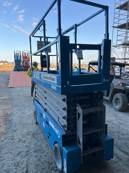 2022 GENIE GS-3232