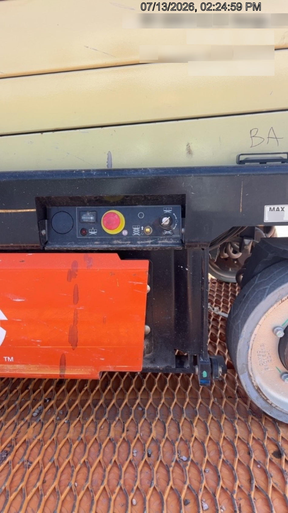 2022 JLG ES3246