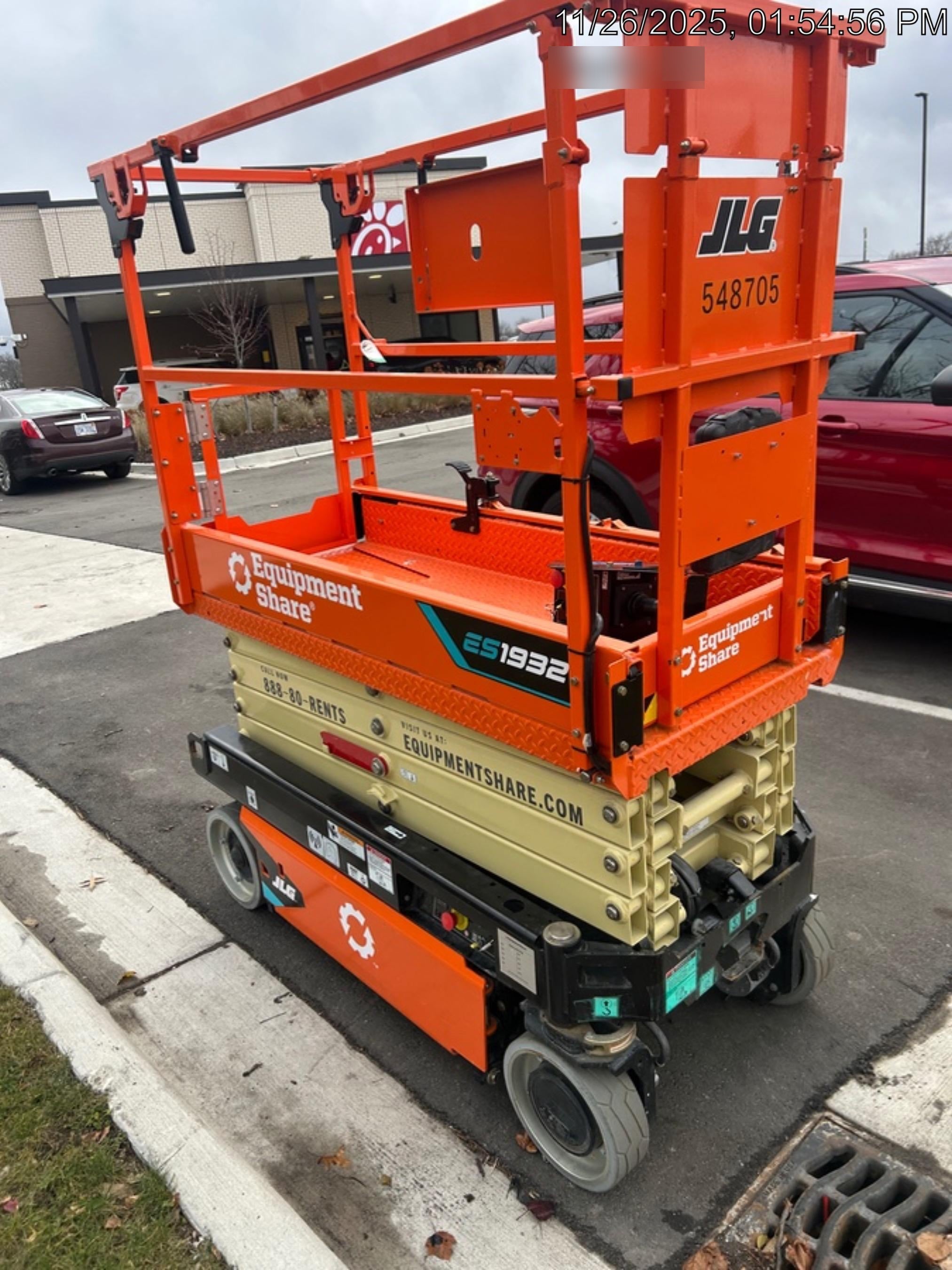 2025 JLG ES1932