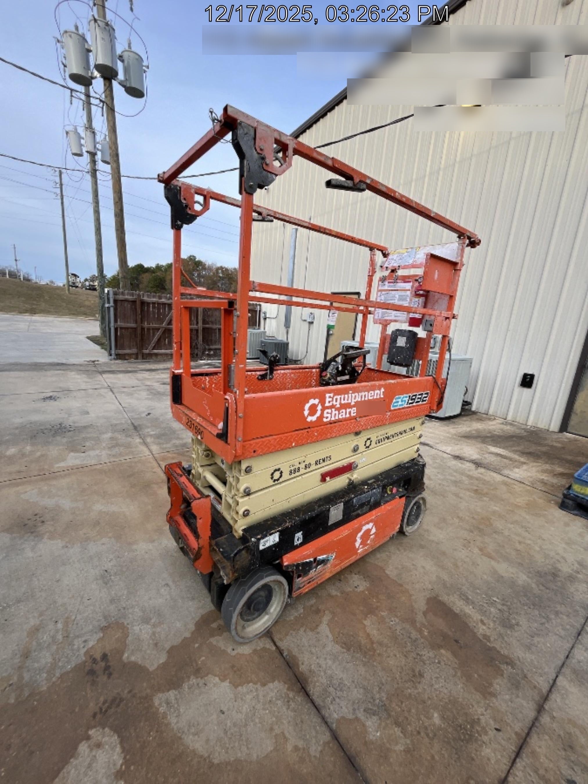 2022 JLG ES1932