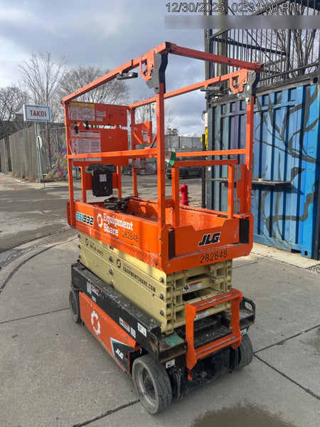 2022 JLG ES1932