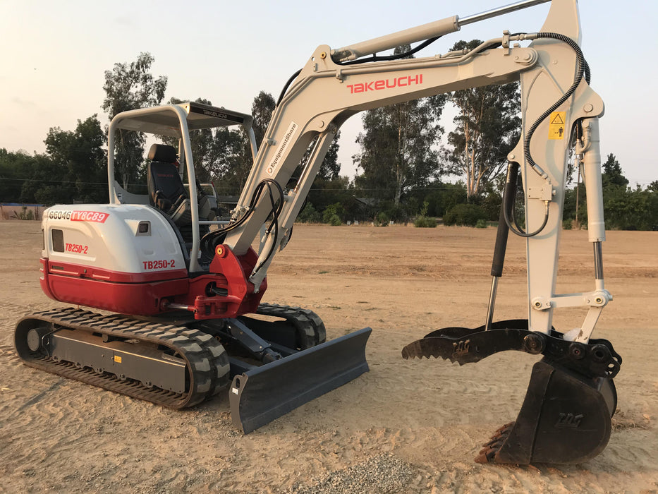 2020 TAKEUCHI TB250-2