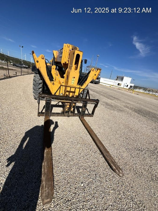 2020 JCB 510-56 Cab/Heat/Air, 74 HP, Solid Tires, STD Worklight, Beacon, Aux Hydraulics, Lifting Eye, Back up Alarm w/66" Carriage/60" Forks