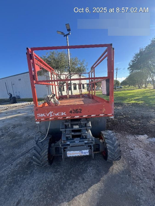 2017 SKYJACK SJ6826 RT