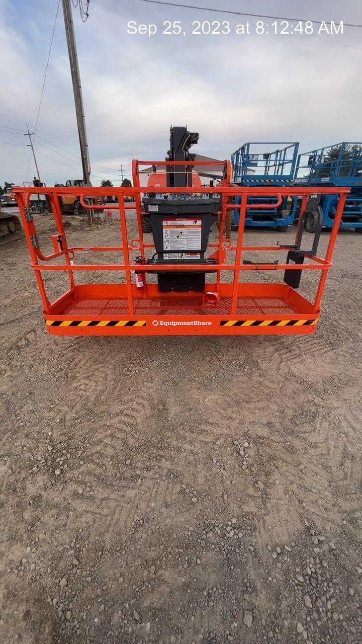 2023 JLG 860SJ