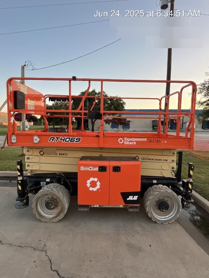 2022 JLG RT4069