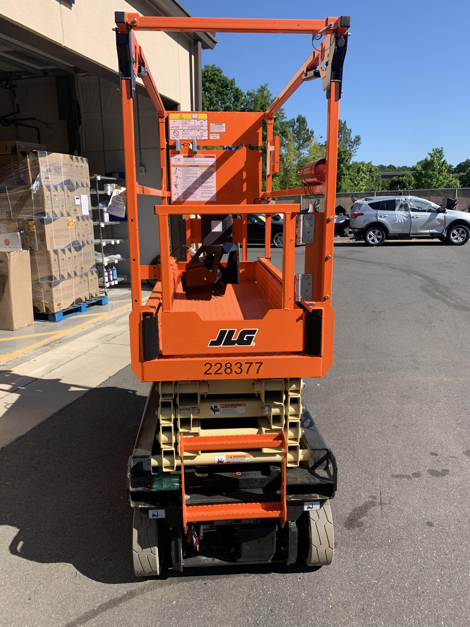 2022 JLG ES1932