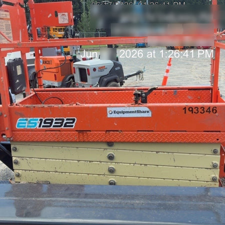 2021 JLG ES1932