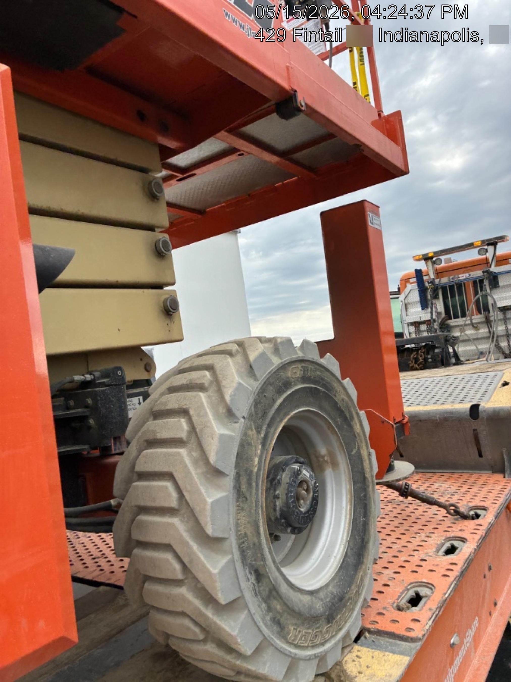 2019 JLG 430LRT