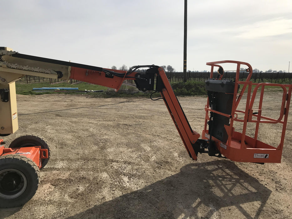2020 JLG E300AJP