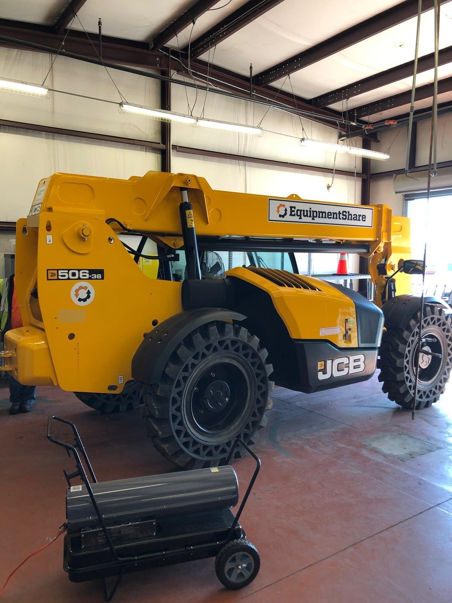 2020 JCB 506-36 Cab/Heat/Air, 74 HP, Solid Tires, STD Worklight, Beacon, Aux Hydraulics, Lifting Eye, Back up Alarm w/48" Carriage/48" Forks