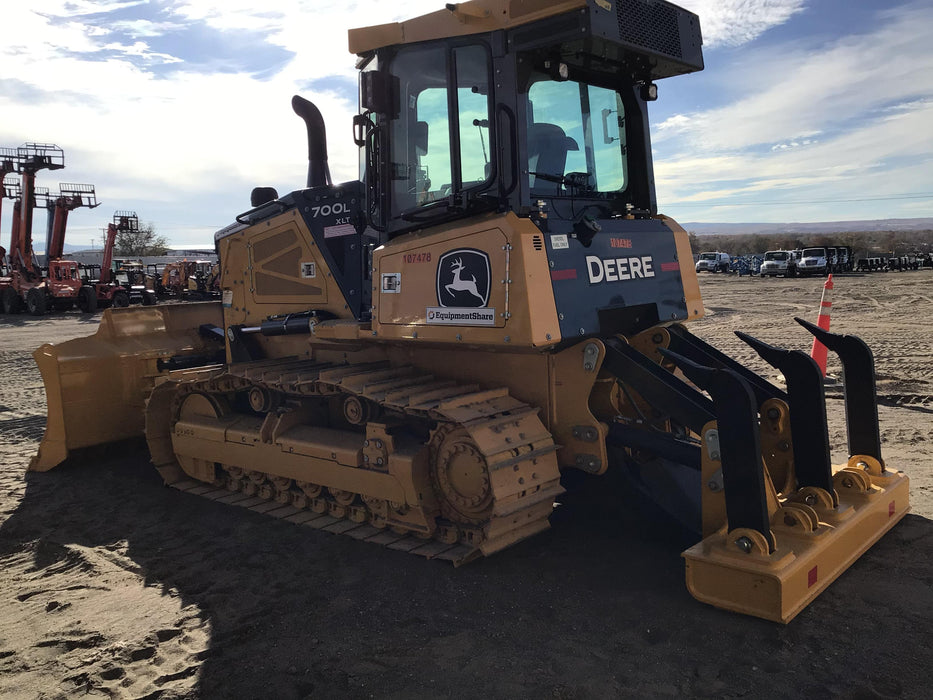 2020 JOHN DEERE 700L