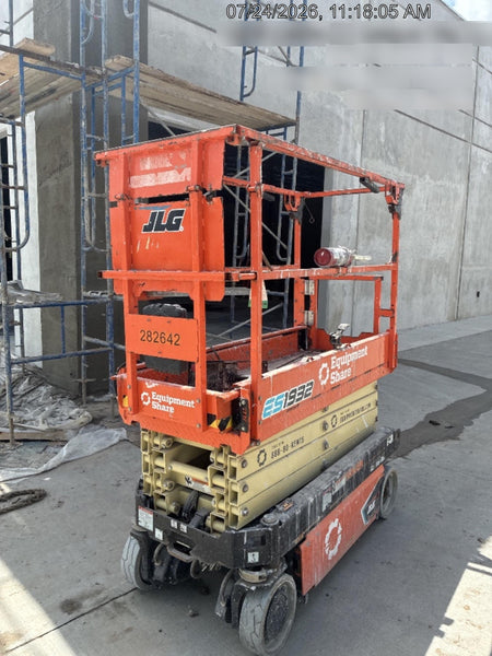 2022 JLG ES1932
