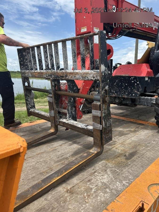 2020 Manitou MTA6034 Canopy, Solid Tires, Work Lights, Beacon, Aux Hydraulics, Back up Alarm, Mirrors, ES Keypad