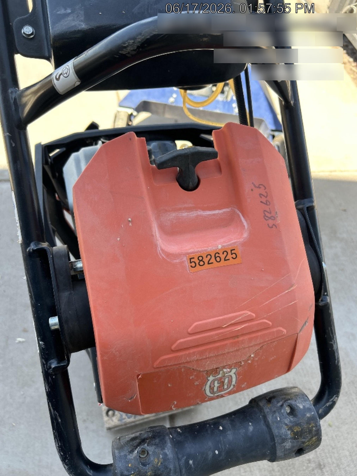 2025 HUSQVARNA LT6005
