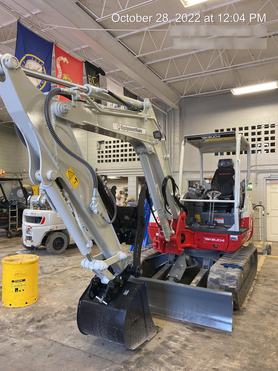 2022 TAKEUCHI TB250-2R
