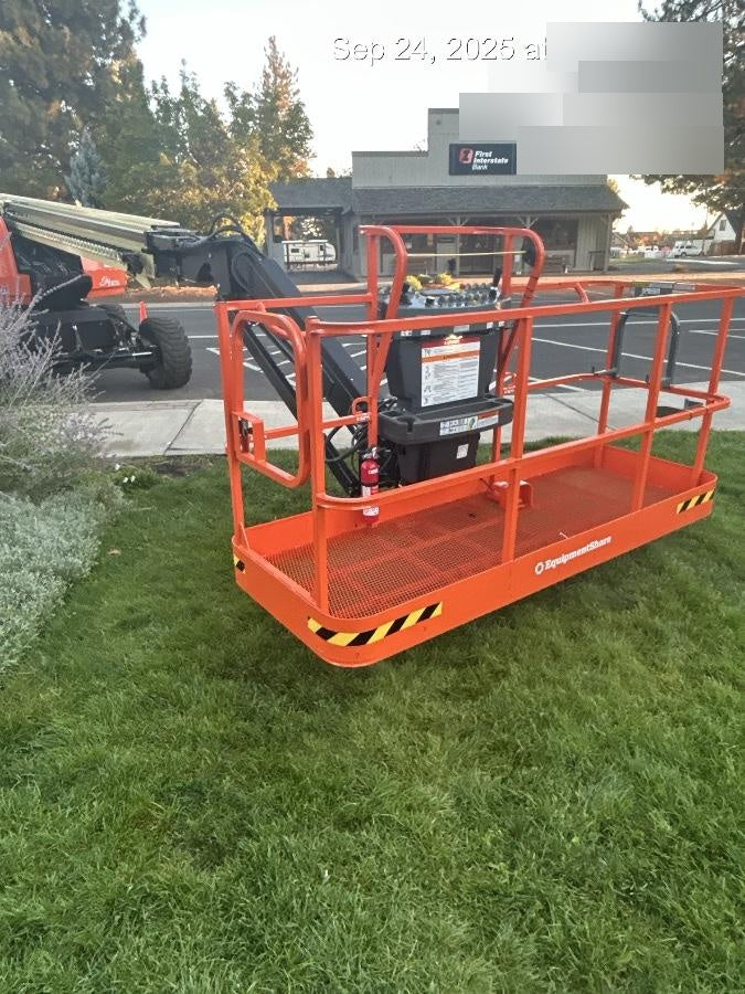 2025 JLG 660SJ