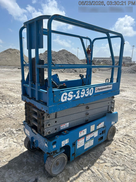 2019 Genie GS-1930 Fixed rails with chain Entry