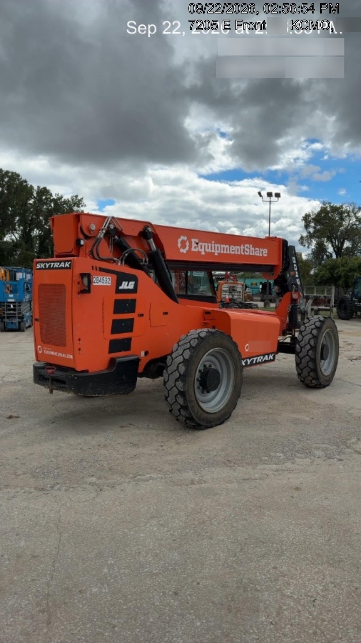 2022 SKYTRAK 8042