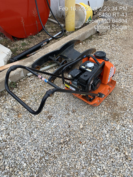 2022 Multiquip MVC88VTHW Plate Compactor, 20", w/Water Tank, Honda GX160