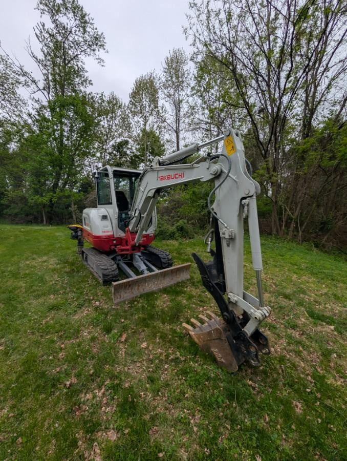 2025 TAKEUCHI TB235-2CR