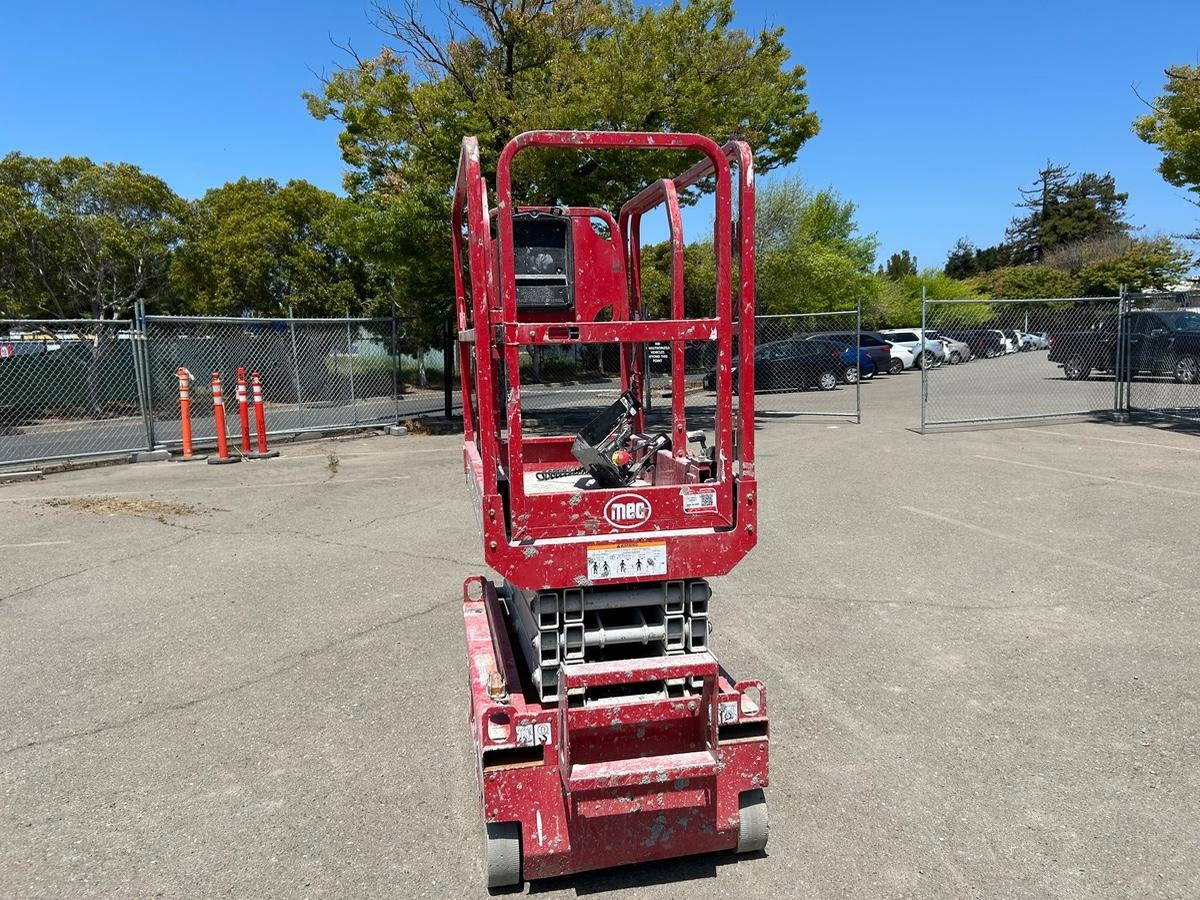 2020 MEC 1330SE Solid NM Tires, Steel Swing out Doors, LCS, Beacon, 900W Inverter