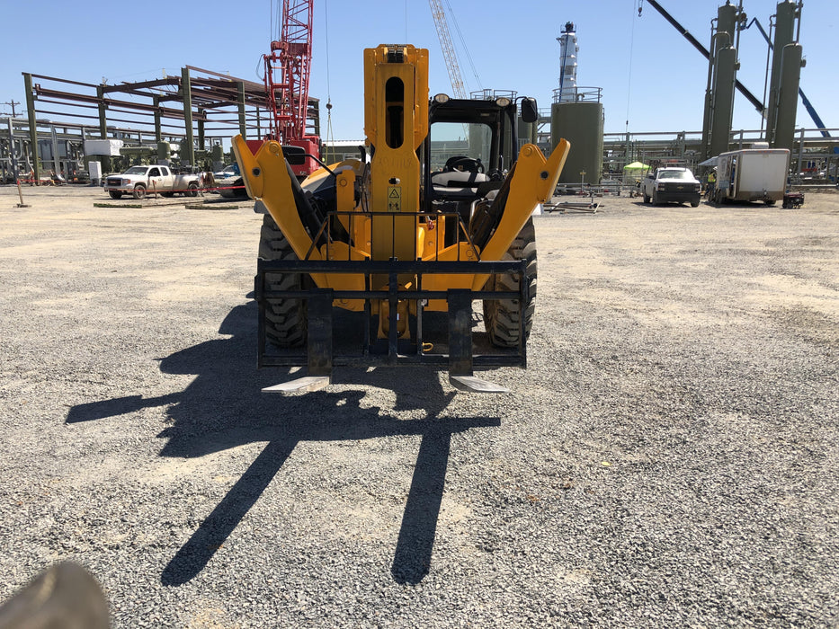 2020 JCB 512-56 Canopy, 74 HP, Solid Tires, STD Worklight, Beacon, Aux Hydraulics, Lifting Eye, Backup Alarm w/72" Carriage, 60" Forks