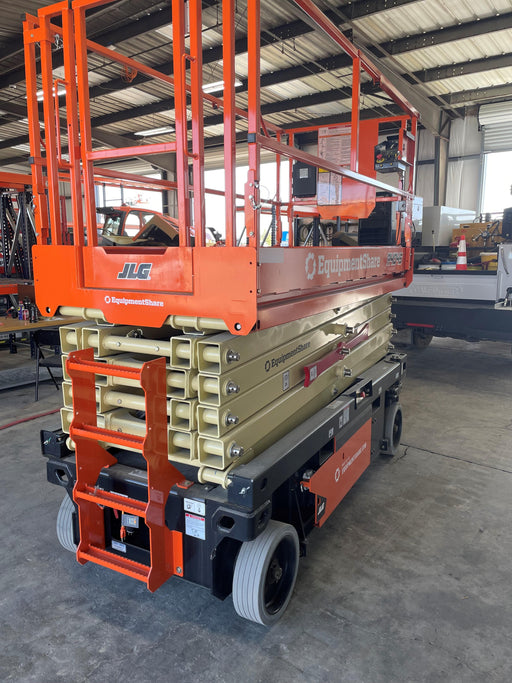 2022 JLG R4045