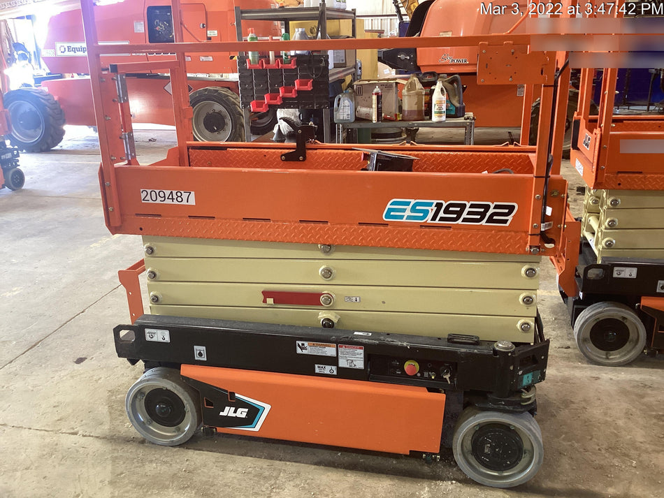 2022 JLG ES1932