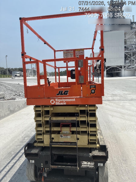 2025 JLG ES3246