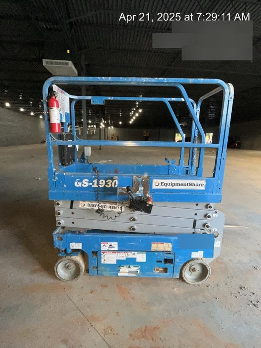 2019 Genie GS-1930 Fixed rails with chain Entry