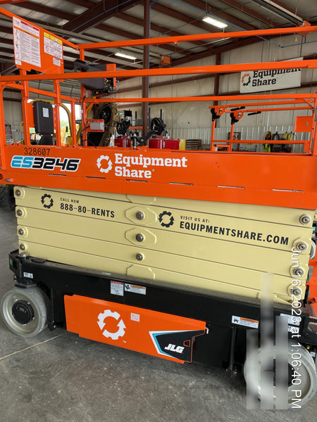 2023 JLG ES3246