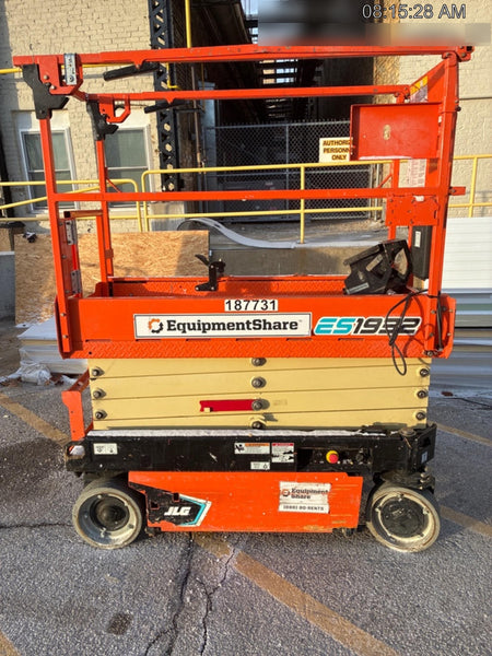 2021 JLG ES1932