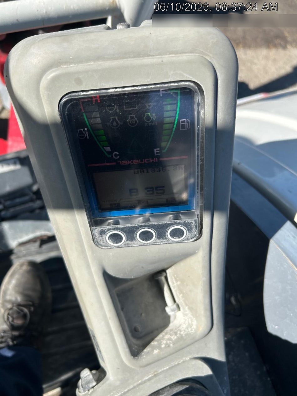 2021 TAKEUCHI TB240R